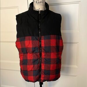 St. John's Bay Black and Red Plaid Puffer Vest Size Medium